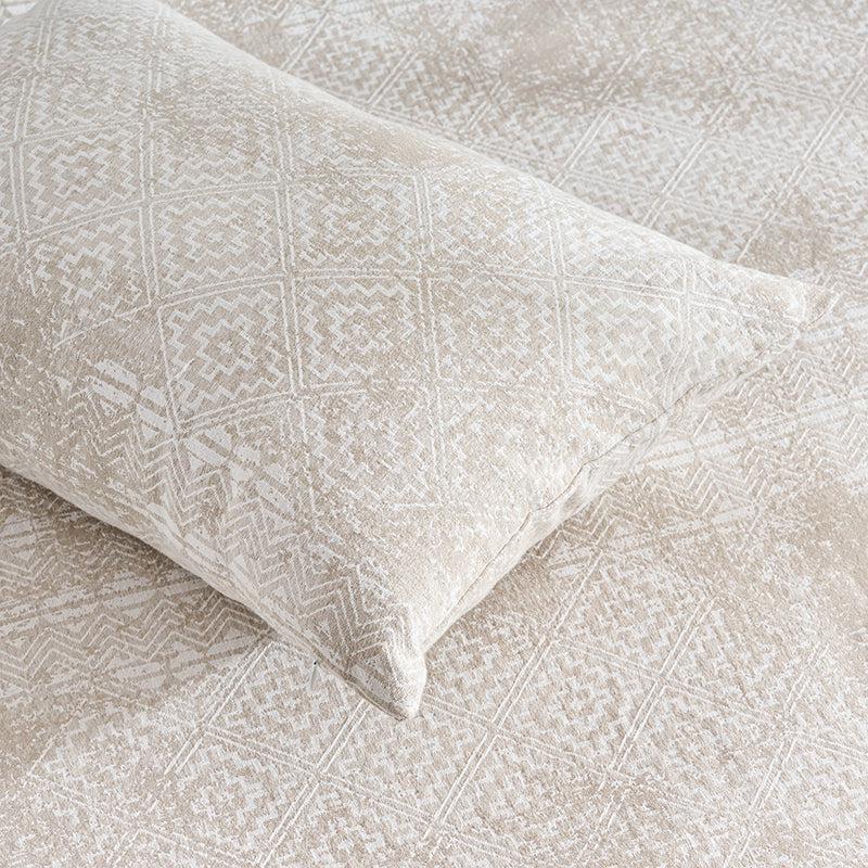 Nordic Calm Bed Cover - Beige media 4