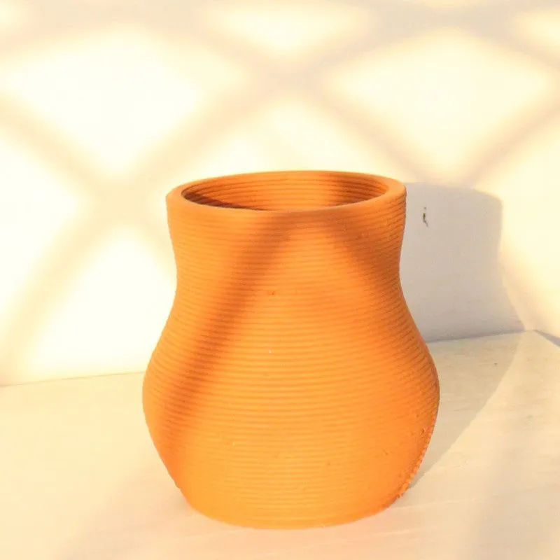Rustic Swirl Design Terracotta Vase media 6