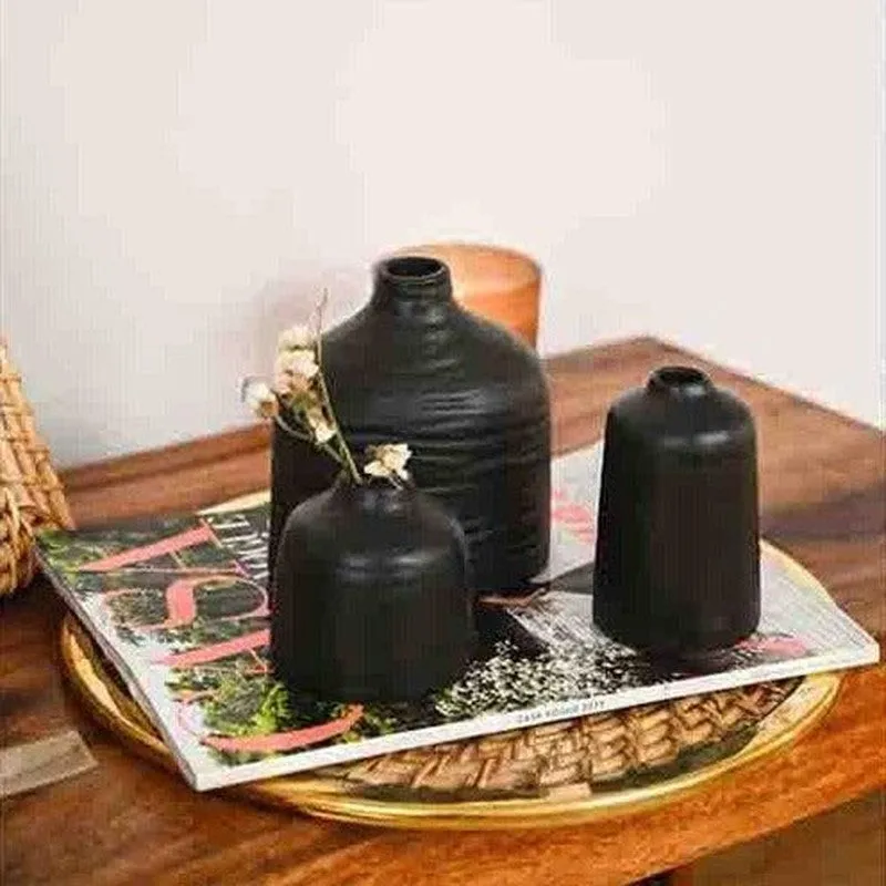 Black Family Vase media 1