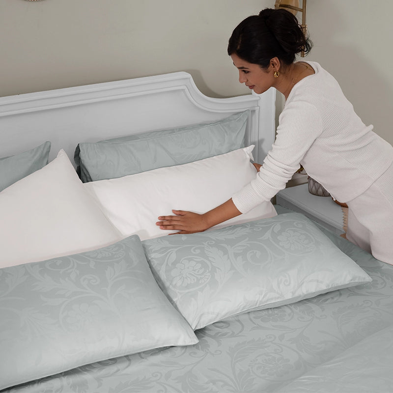 Bloom Bold Fitted Jacquard Cotton Bedsheet (Light Grey) - 300 TC media 4