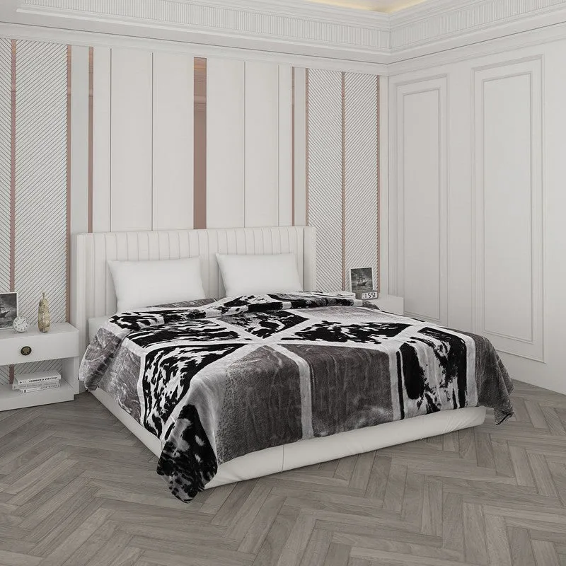 Monte Carlo Mosaic Diamond Blanket (Black) - 850 GSM media 1