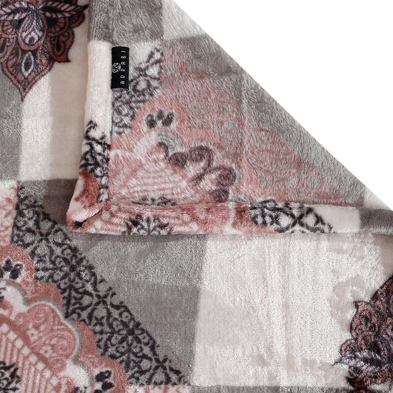Paheli Geometric Fleece Bedsheet - 280 GSM media 7