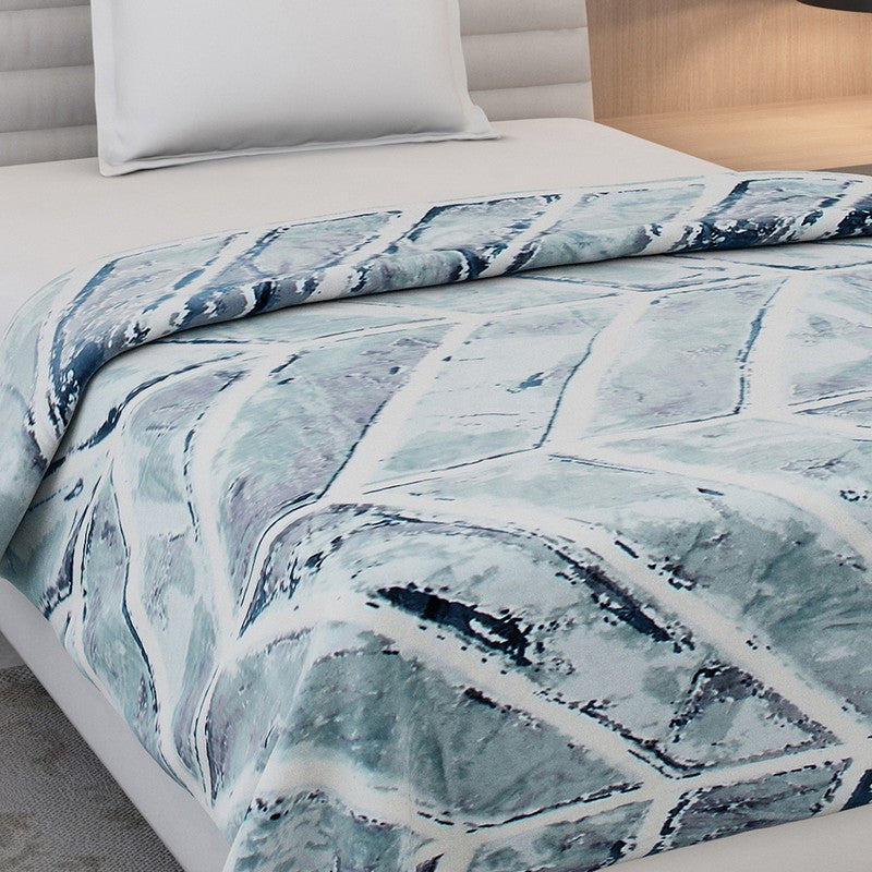 Monte Carlo Veluna Geometric Print Polyester Blanket (Sea Green) - 300 GSM media 5