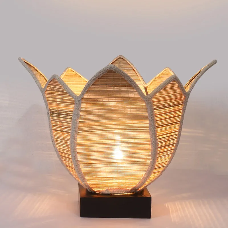 Glevara Bamboo Petal Edge Table Lamp - Beige media 4
