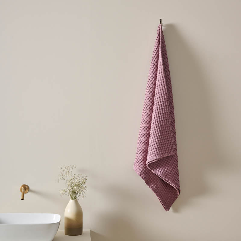 Fluffy Waffle Bath Towel (Purple)
