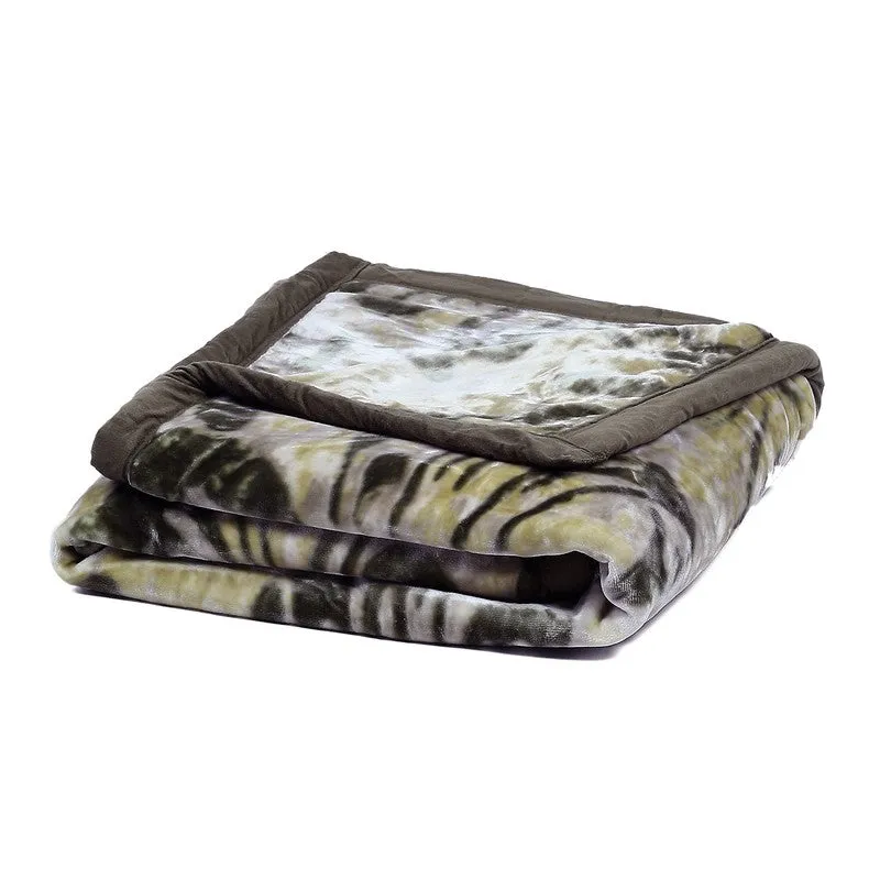 Monte Carlo Lush Leaf Blanket - 600 GSM media 6