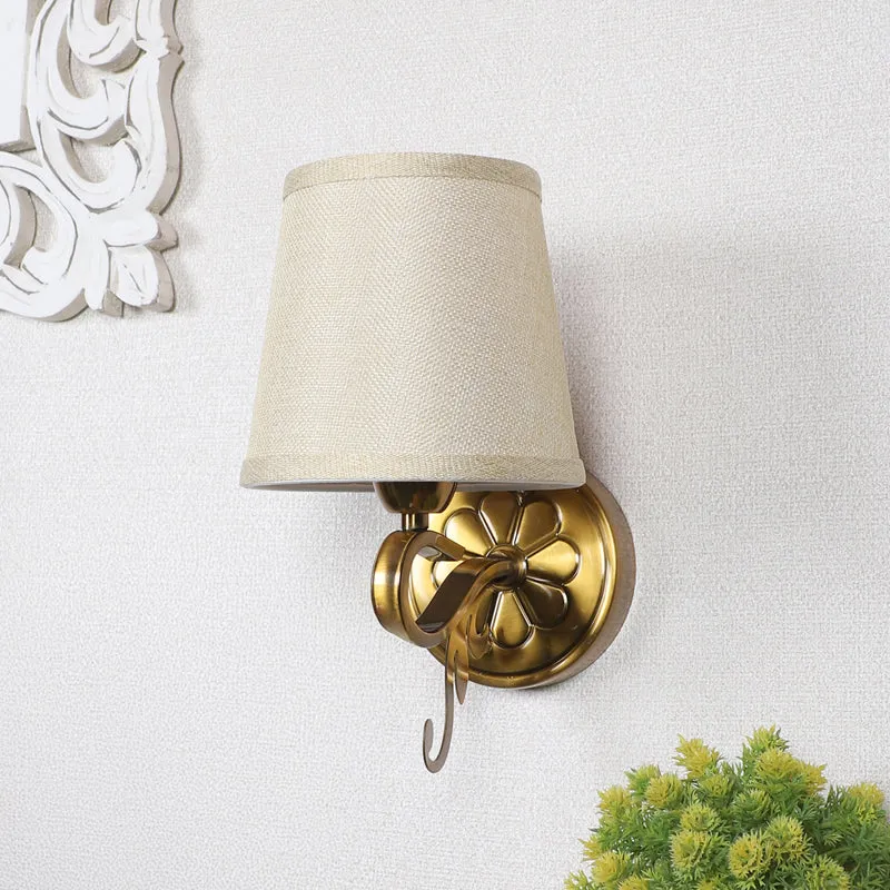 Maisa Iron Wall Lamp media 3