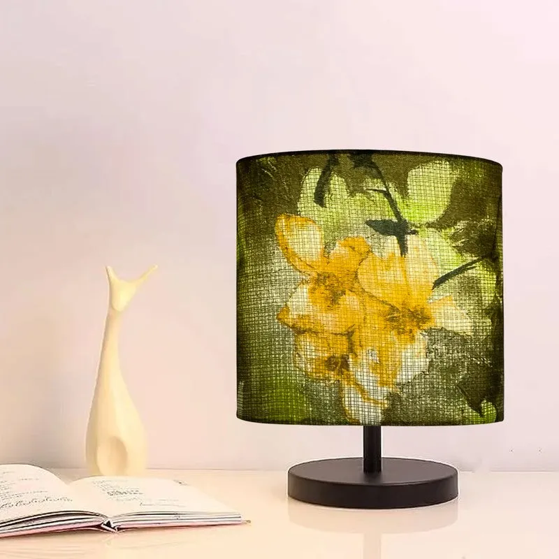 FoliageAura Metal Table Lamp media 3