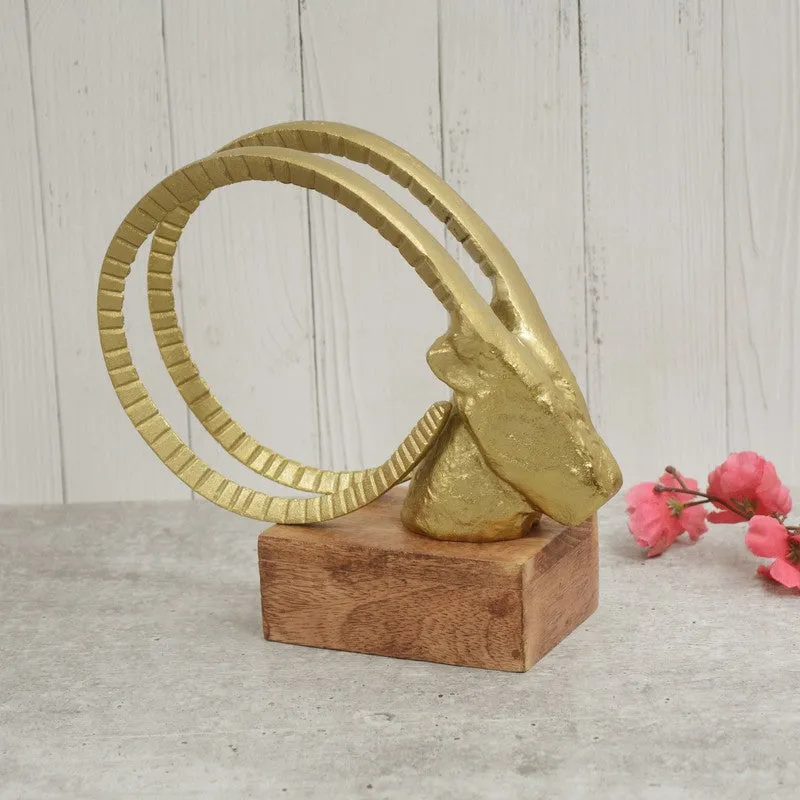 Deer Head Showpiece media 1