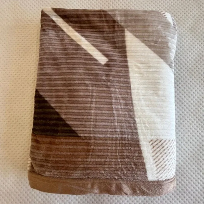 Echelon Wool Blankets - 350 GSM media 8