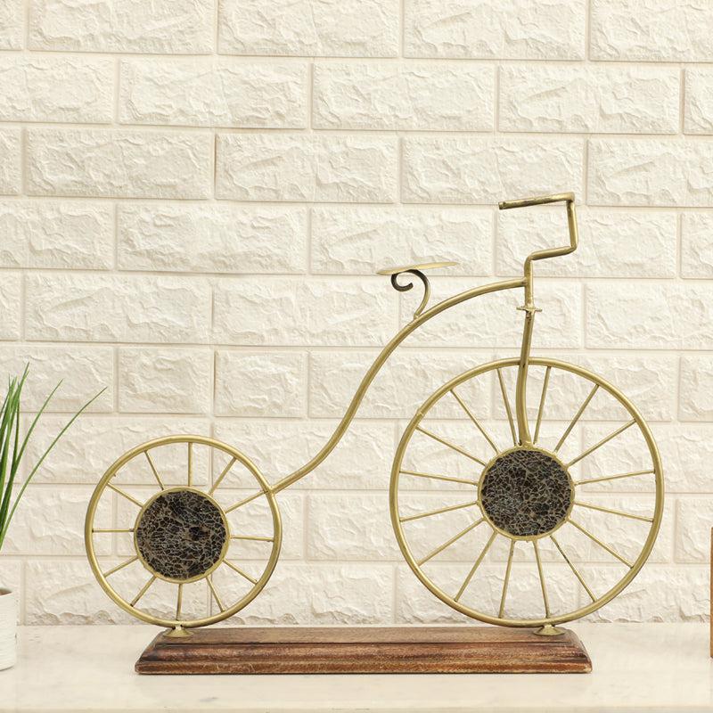 Luscina Cycle Showpiece