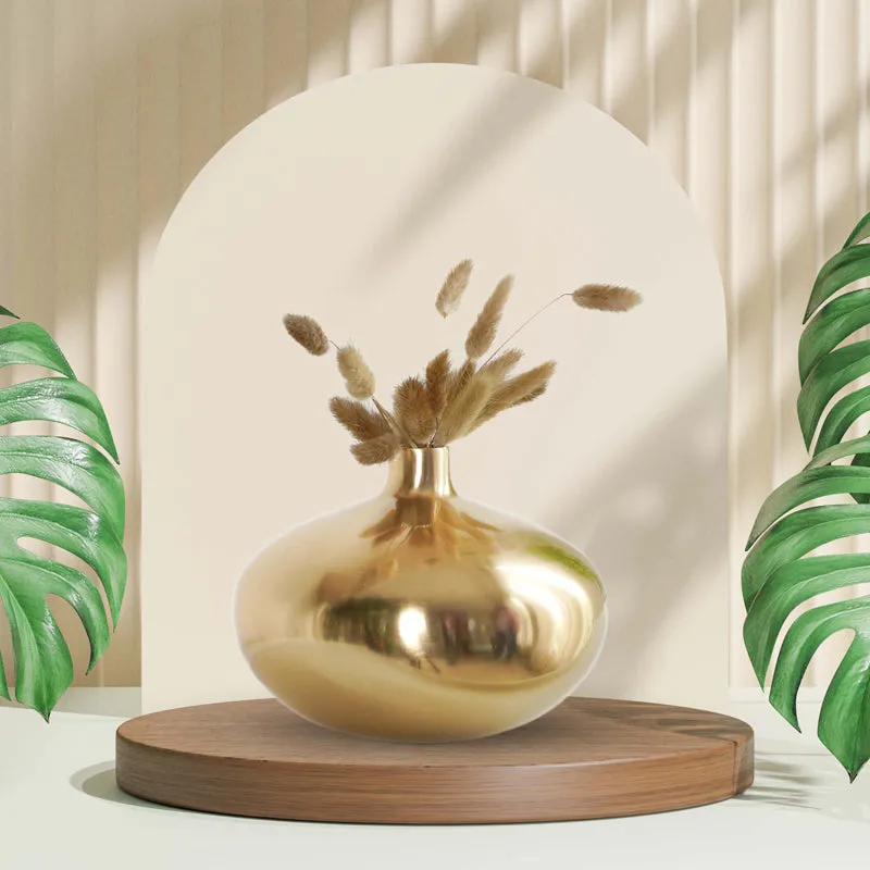 Elda Metal Vase media 1