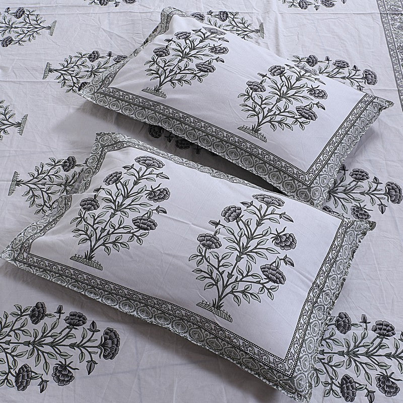 ShahiGuldaan Handblock Printed Cotton Bedsheet (Black) - 400 TC media 3
