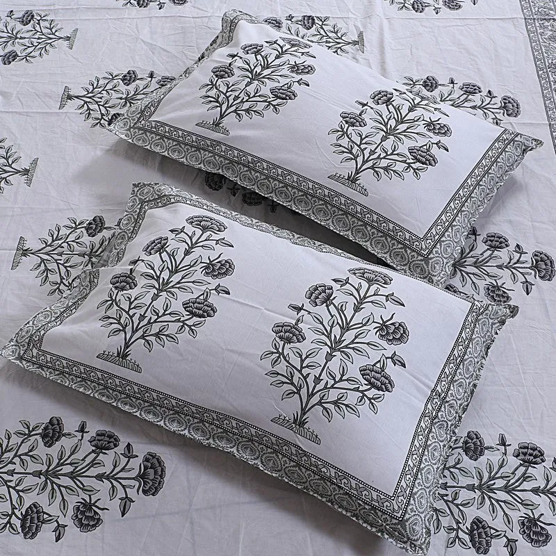 ShahiGuldaan Handblock Printed Cotton Bedsheet (Black) - 400 TC media 3