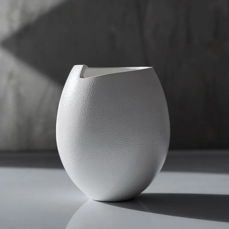 Itaro Ivory Metal Vase media 1
