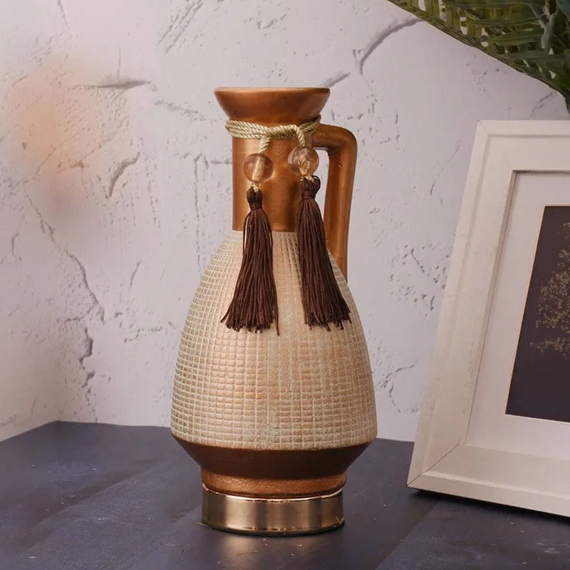 Ivoryn Ceramic Vase media 4