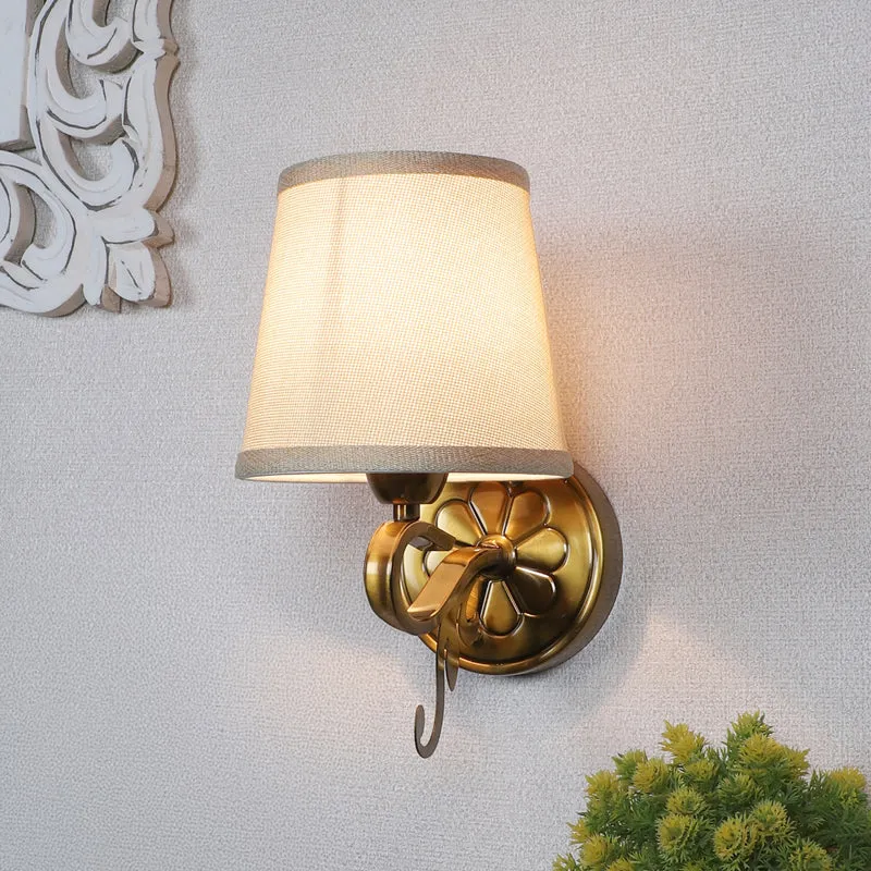 Maisa Iron Wall Lamp media 1
