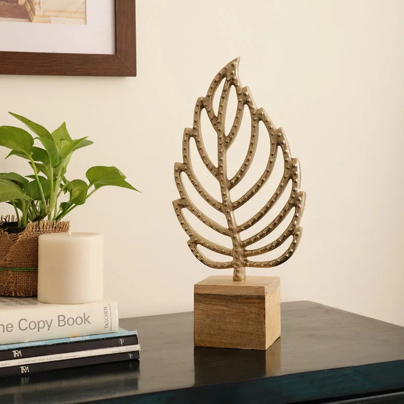 The Leafy Lestora Showpiece - Gold media 1