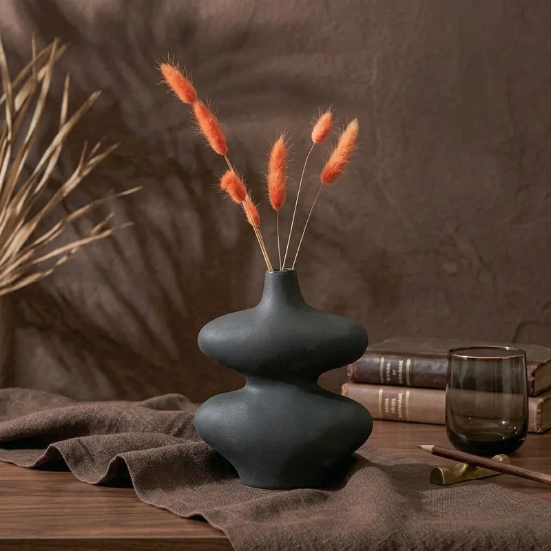Curio Mezo Vase - Black media 4