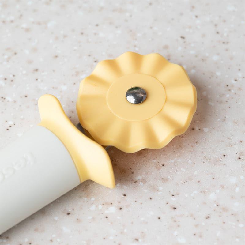 Ava Pastry Wheel media 5
