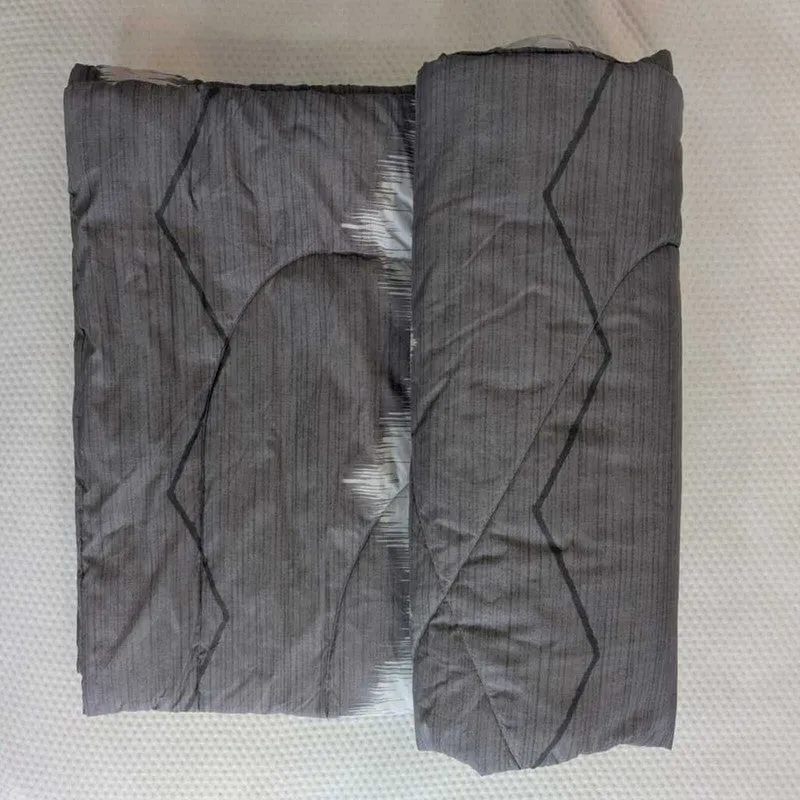 Studio Lines Comforters - 300 GSM media 4