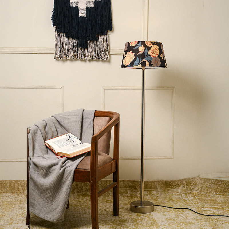 Luxa Prism Lotus Floor Lamp media 2