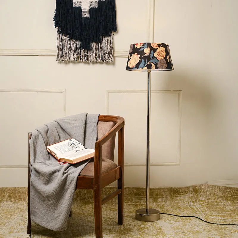 Luxa Prism Lotus Floor Lamp media 2
