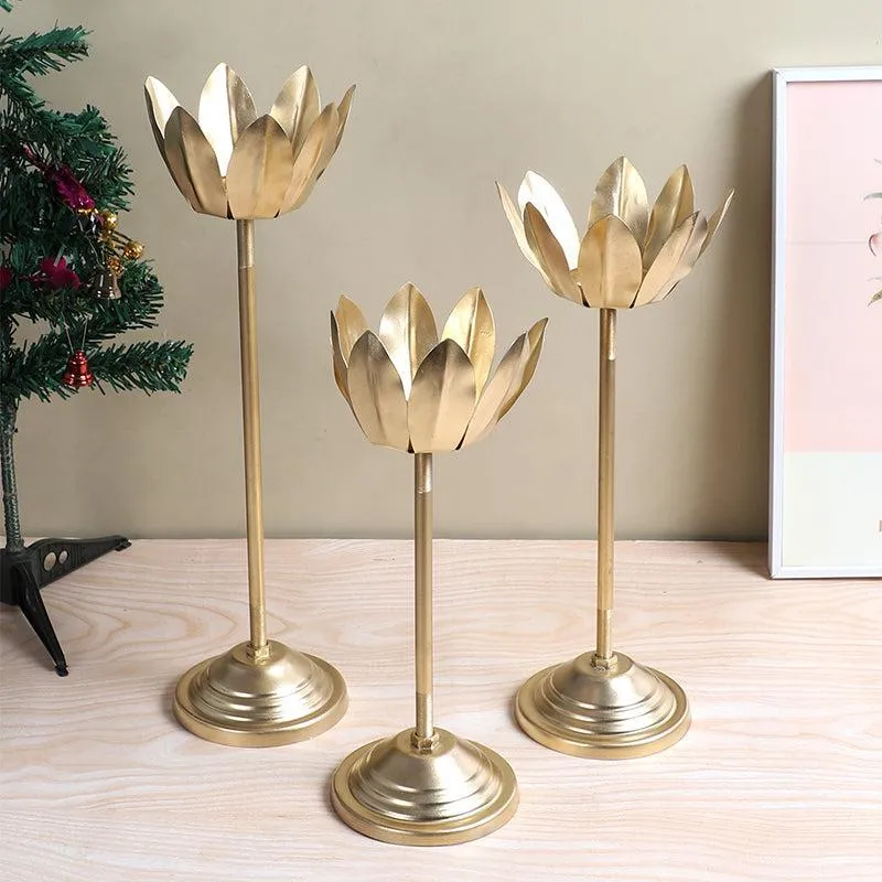 Lotus Lumière Candle Holder - Set Of Three media 1