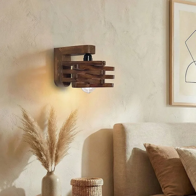 Nordique Wooden Wall Lamp media 1