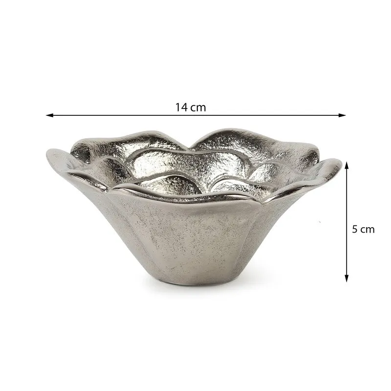 Luxe Petal Accent Bowl - Silver media 7