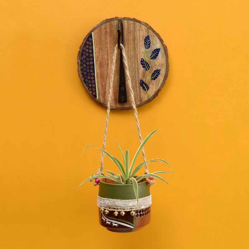 Terracotta · Metal · Wood
