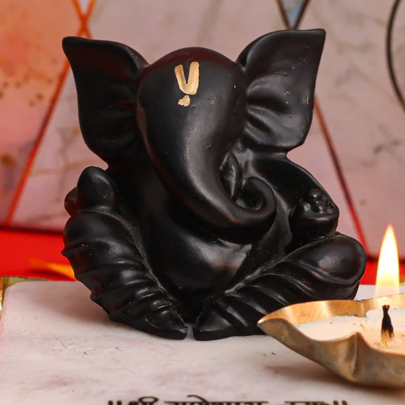 Mangalmurti Idol with Choki & Candle - Four Piece Set media 4