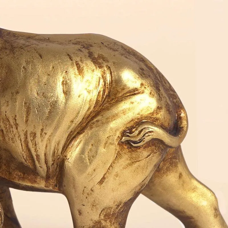 Gentle Giants Painted Resin Showpiece media 5