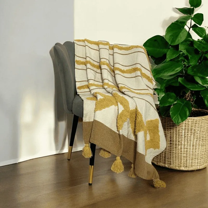 Sun Weave Tufted Throw media 3