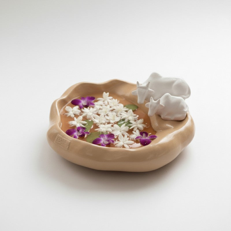 Sacred Cow Resin Urli - Ivory media 4