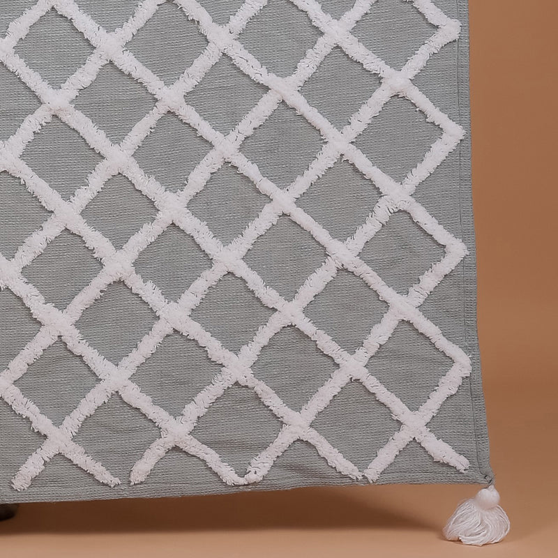 Grid Tuft Cotton Throw media 3