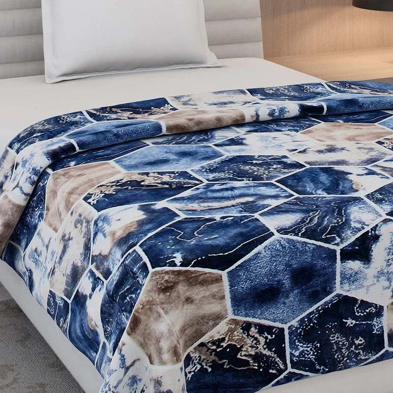 Monte Carlo Bluvynce Geometric Print Polyester Blanket (Blue) - 350 GSM media 5