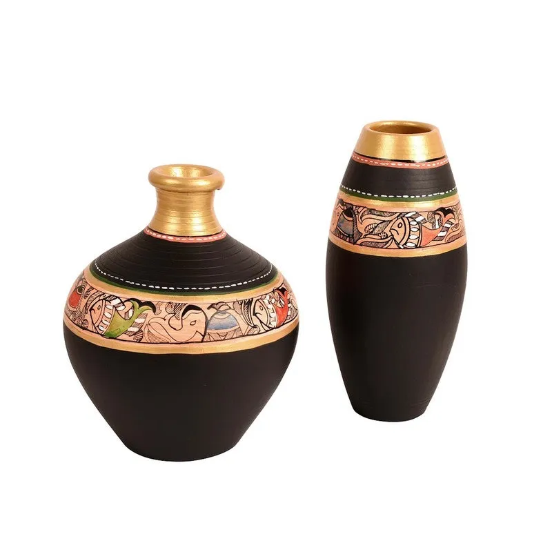 Machumu Tribal Terracotta Vase - Set Of Two media 4