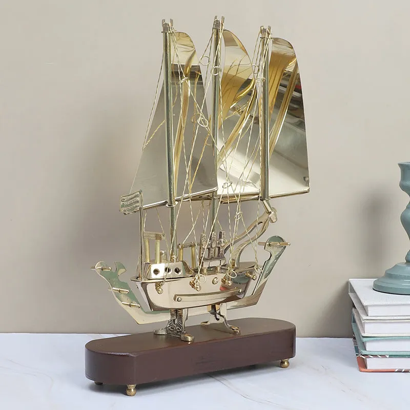Marisail Vintage Showpiece media 1