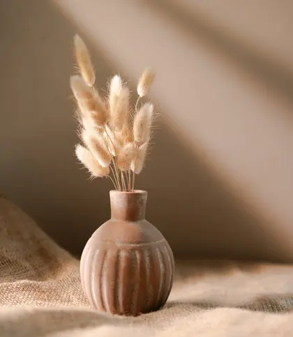 Dried Flowers & Leaves · Polyresin