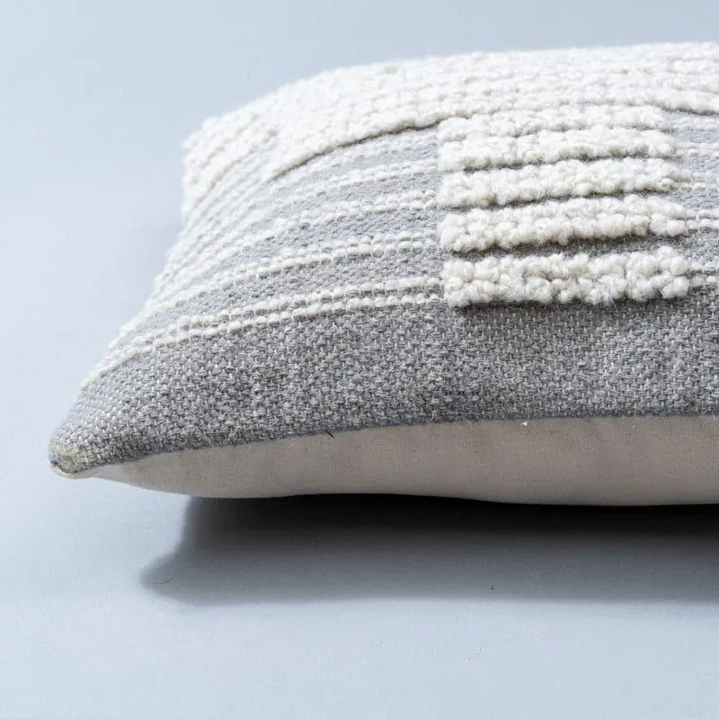 Duya Woolen Cushion Cover media 3