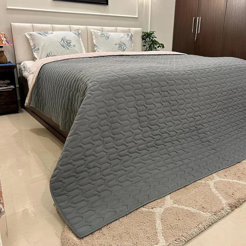 Urban Space Quilted Microfiber Reversible Comforter (Grey, Rose) - 200 GSM media 1