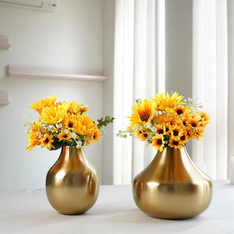 Limus Lumio Metal Vase media 1