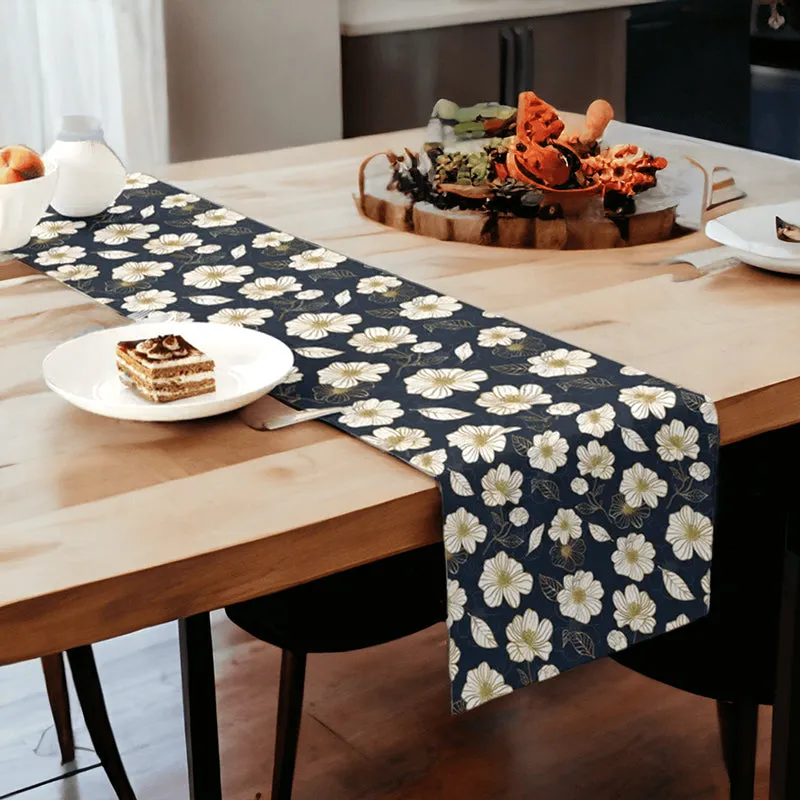 Poppi Pop Cotton Table Runner media 1