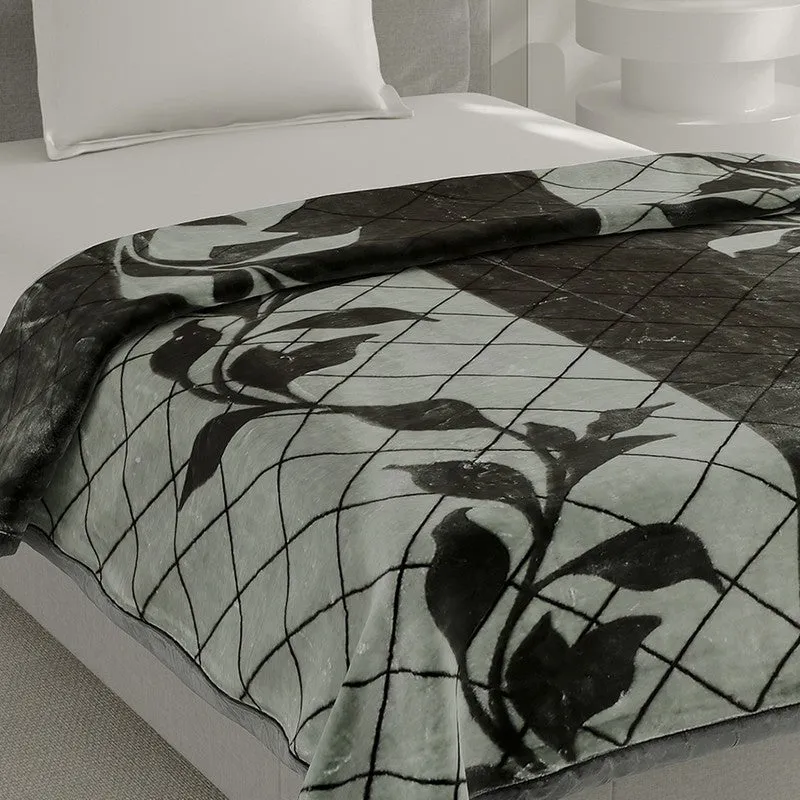 Monte Carlo Midnight Garden Throw Blanket - 895 GSM media 4