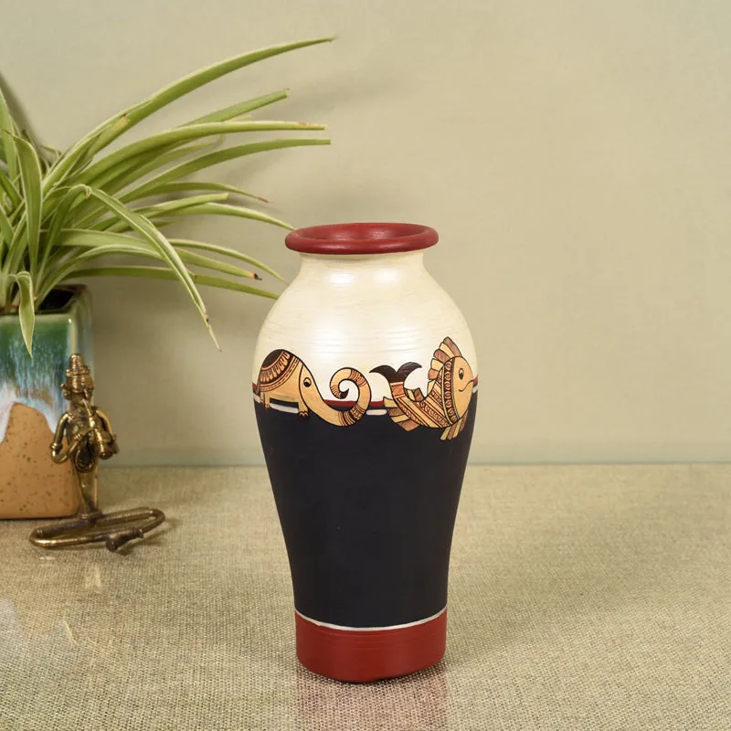 Haathi Terra Vase media 1