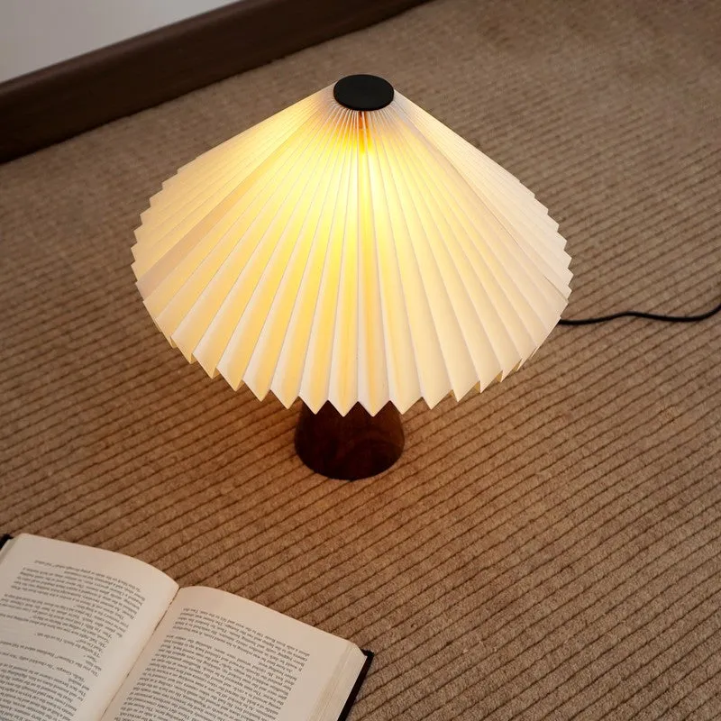 Fig Living Ballet Table Lamp - White,Brown media 11