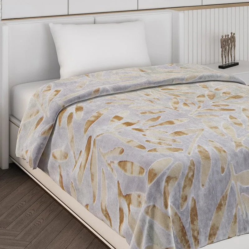 Monte Carlo Serene Cascade Blanket - 600 GSM media 5