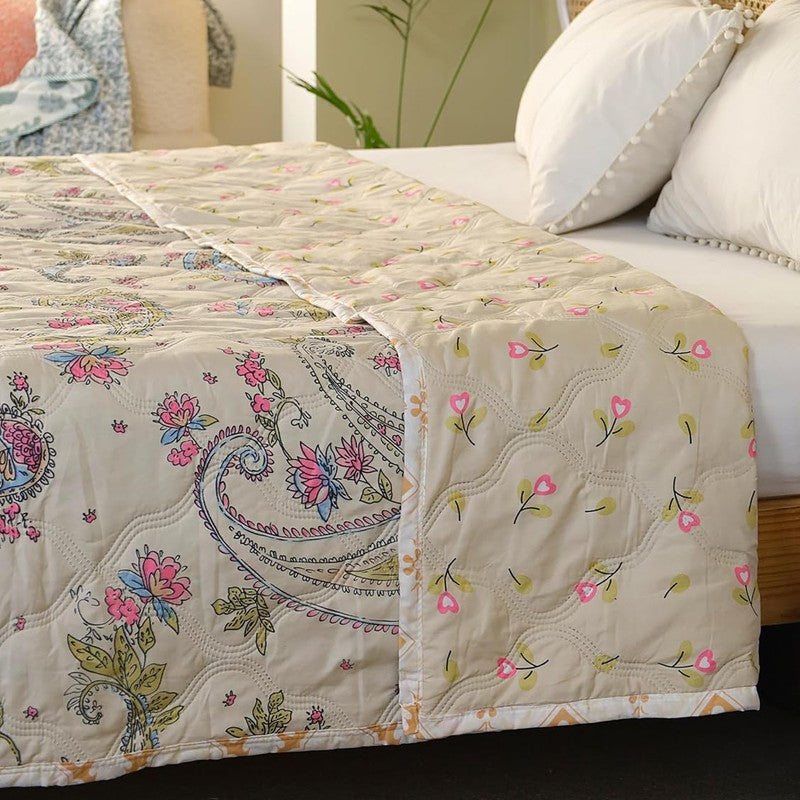 BlossomCalm Reversible Comforter - 220 GSM media 4