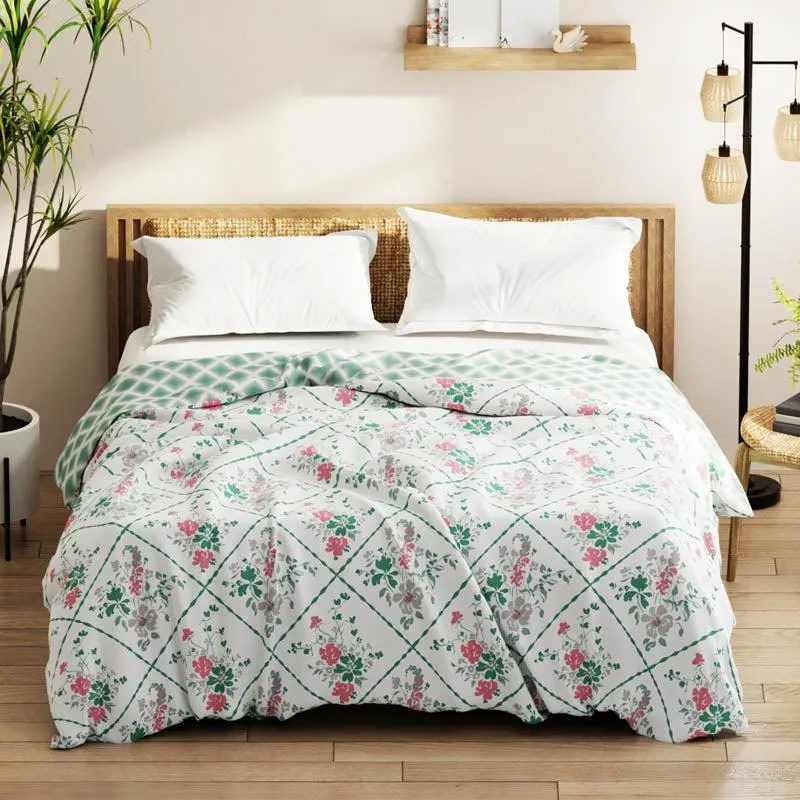 Manisha Reversible Microfiber Comforter (Green) - 150 GSM media 1